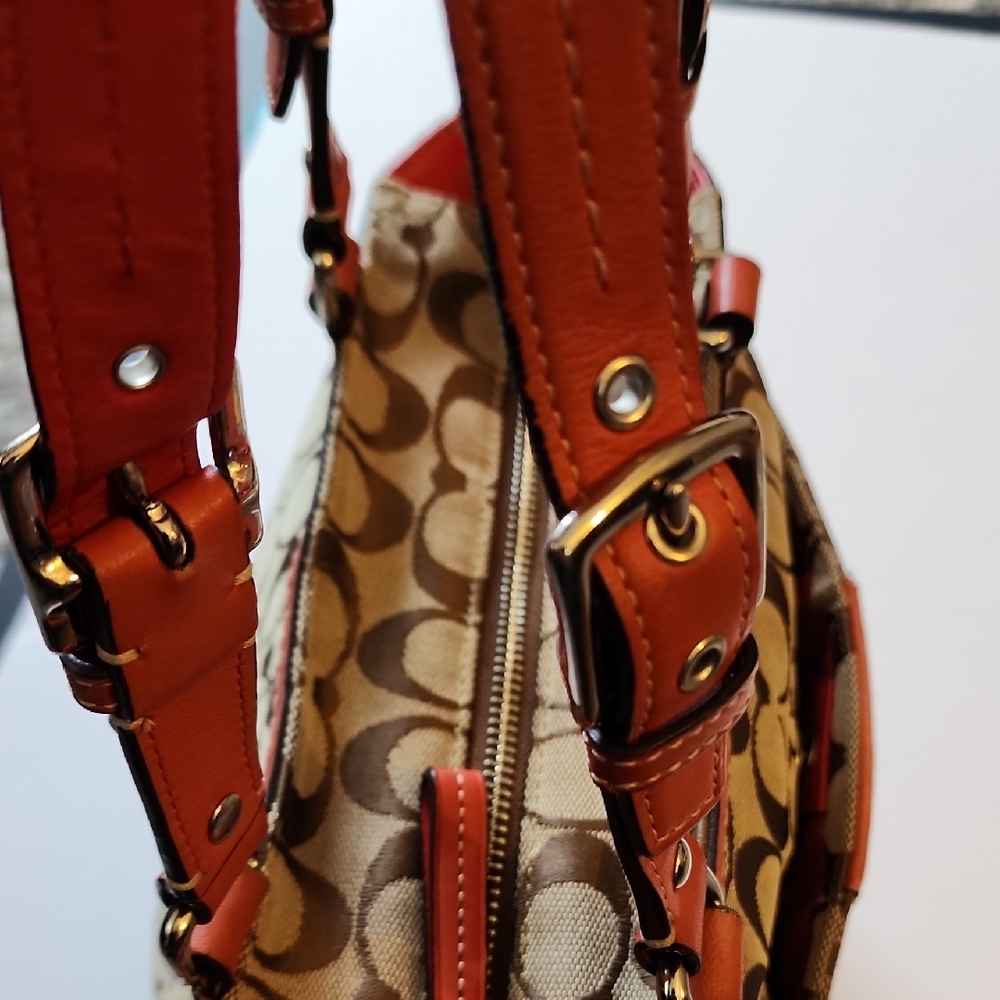 Coach Hampton Signature Tote. PROJECT BAG - Picture 14 of 16
